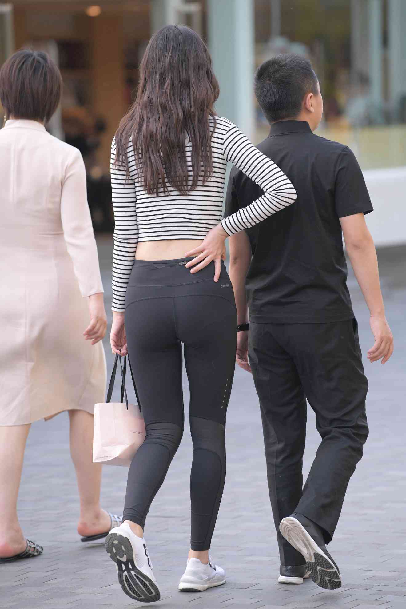 图片[3]-【免费】逛街的瑜伽裤女人【23P】04033-妹妹图库
