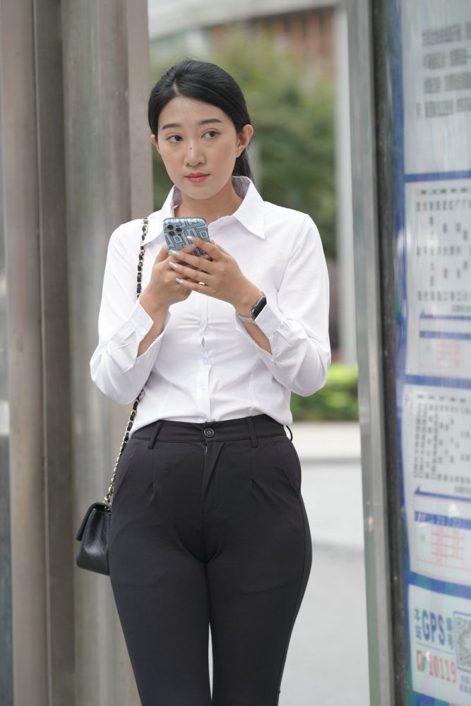 图片[3]-等公交的制服女人J2130 976P2V-29.5GB-妹妹图库