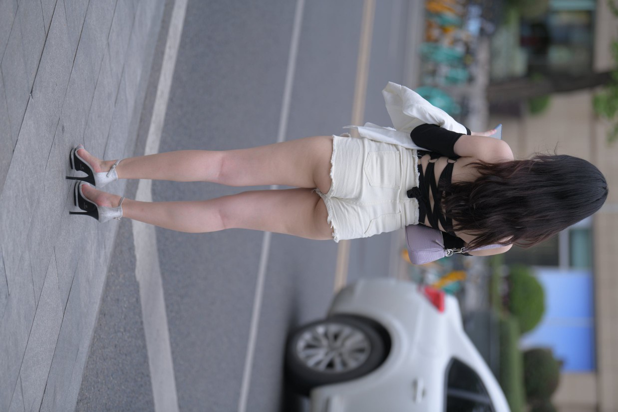 图片[2]-长发飘飘的白色热裤美丽女孩【49P】00029-妹妹图库