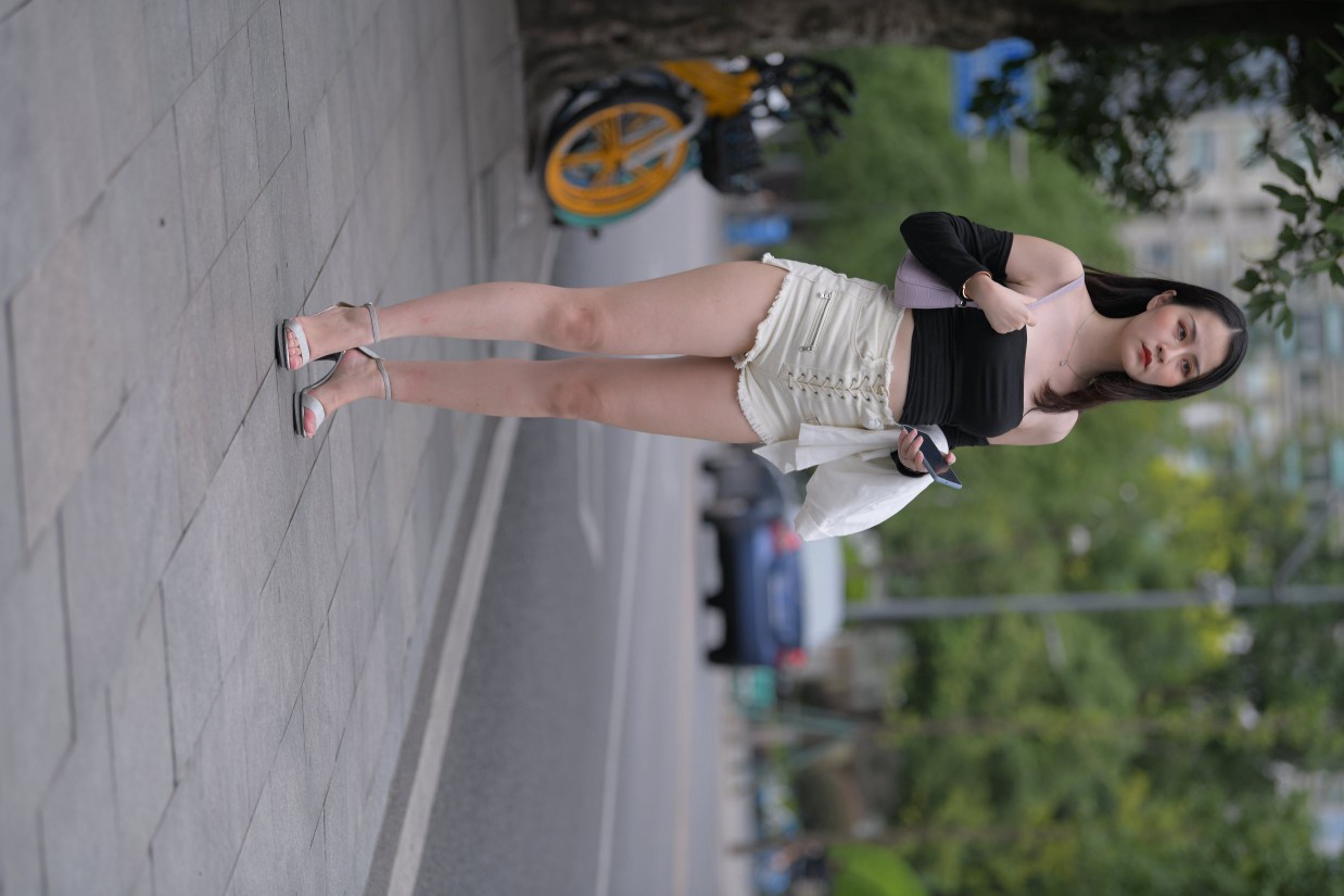 图片[4]-长发飘飘的白色热裤美丽女孩【49P】00029-妹妹图库