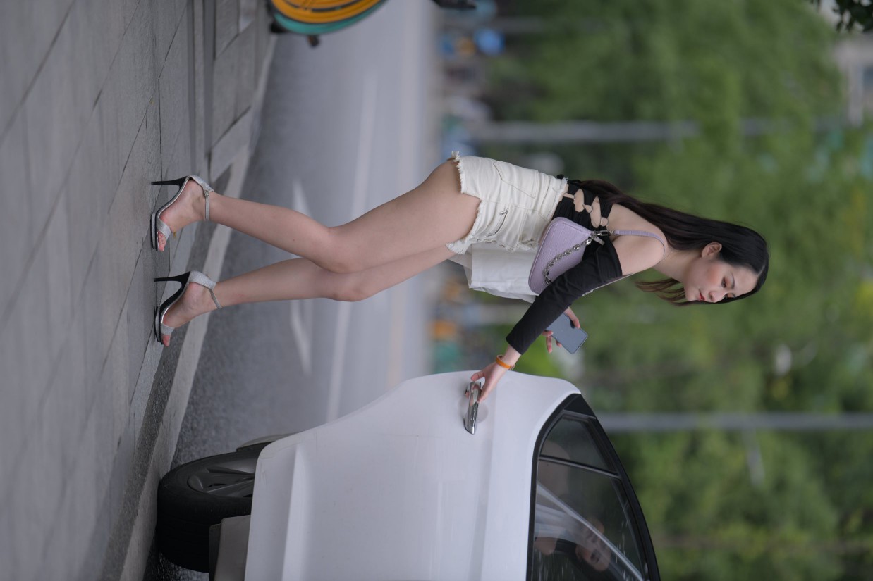 图片[6]-长发飘飘的白色热裤美丽女孩【49P】00029-妹妹图库