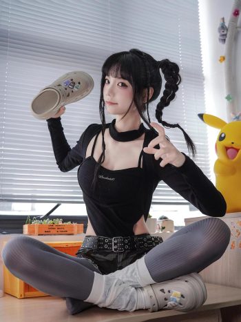 图片[10]-牛仔热裤+灰丝姑娘玩自拍-妹妹图库