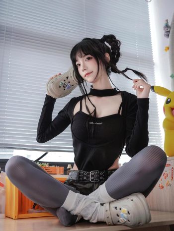 图片[5]-牛仔热裤+灰丝姑娘玩自拍-妹妹图库