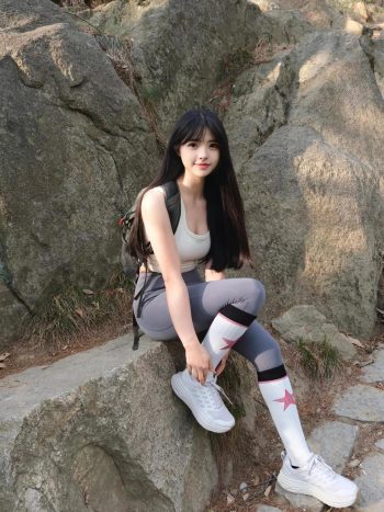 图片[7]-爱爬山的瑜伽裤MM，太甜美了！~-妹妹图库