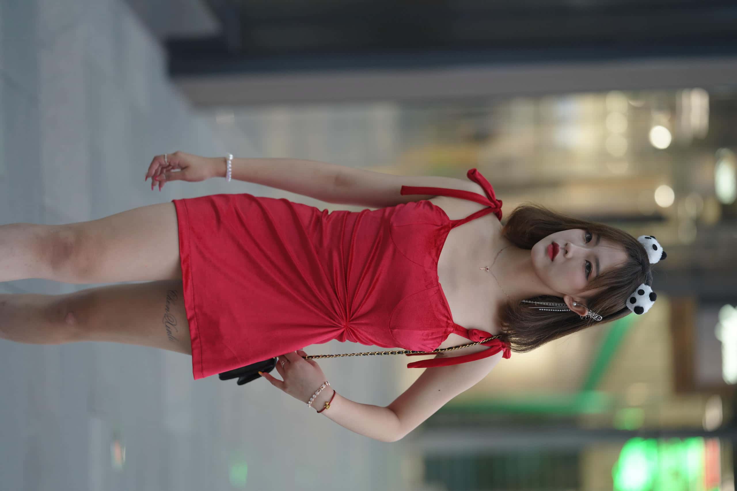 图片[1]-P4187 亮眼红色吊带裙 【352P】-妹妹图库