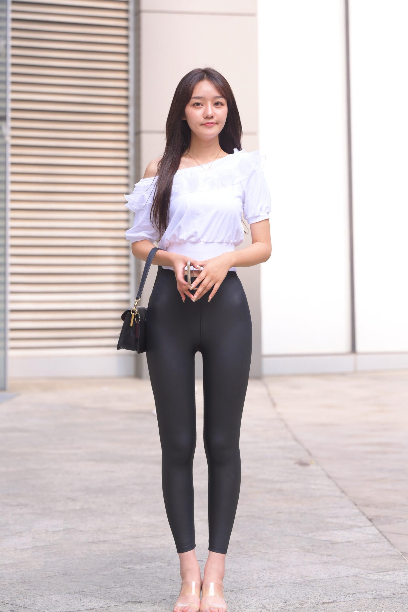 图片[2]-笑容非常甜美且治愈的皮裤女孩 J1945 751P1V-22.1GB-妹妹图库