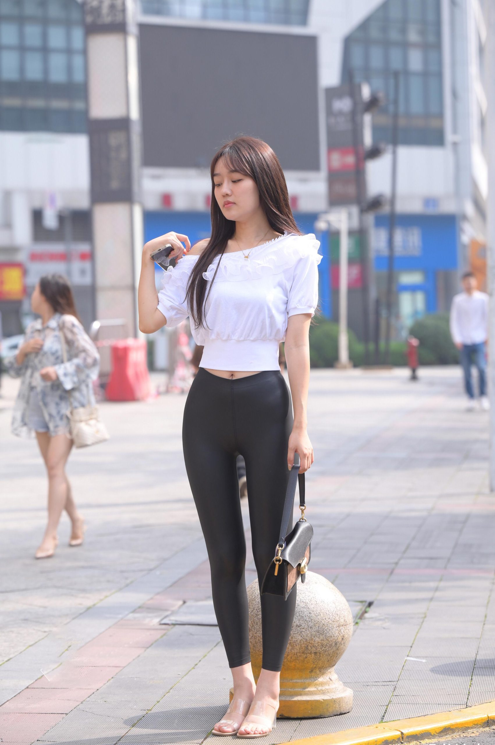 图片[4]-笑容非常甜美且治愈的皮裤女孩 J1945 751P1V-22.1GB-妹妹图库