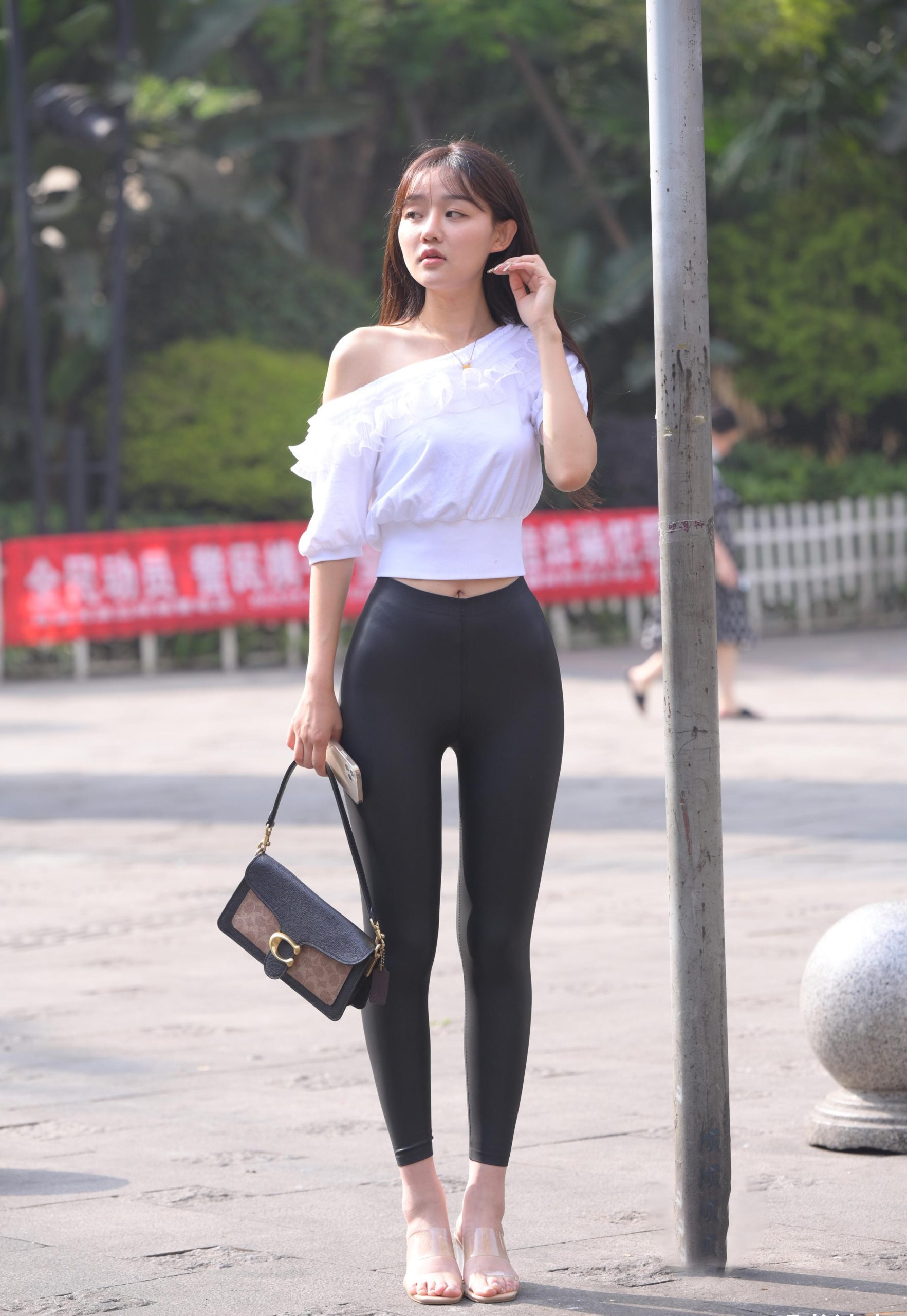 图片[5]-笑容非常甜美且治愈的皮裤女孩 J1945 751P1V-22.1GB-妹妹图库