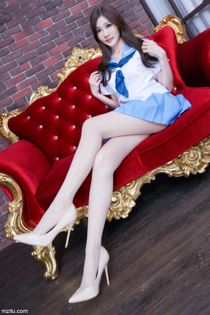 成熟迷人的美少妇，美腿纤细白皙真性感-妹妹图库