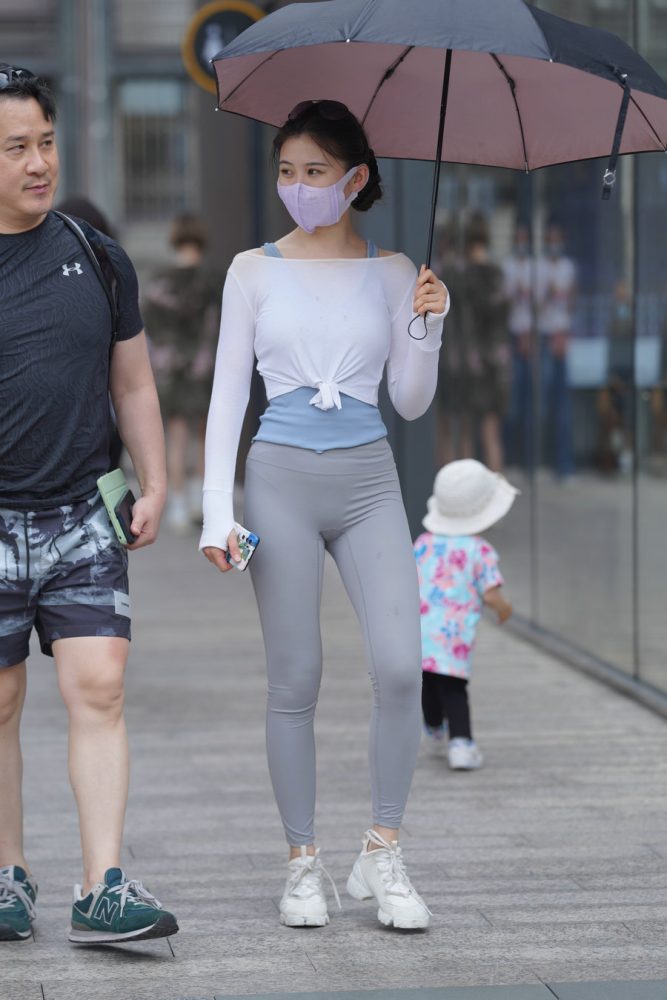 街拍逛街的瑜伽裤小女人  J2874 36P-469MB-妹妹图库