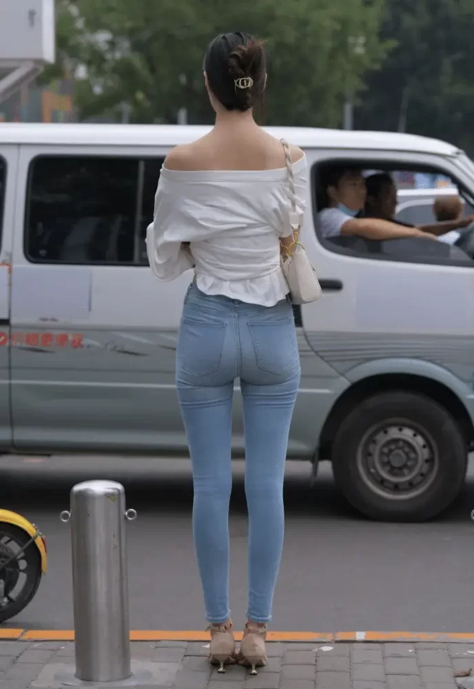 紧身牛仔裤优雅小女人J2238 322P1V-14.1GB-妹妹图库