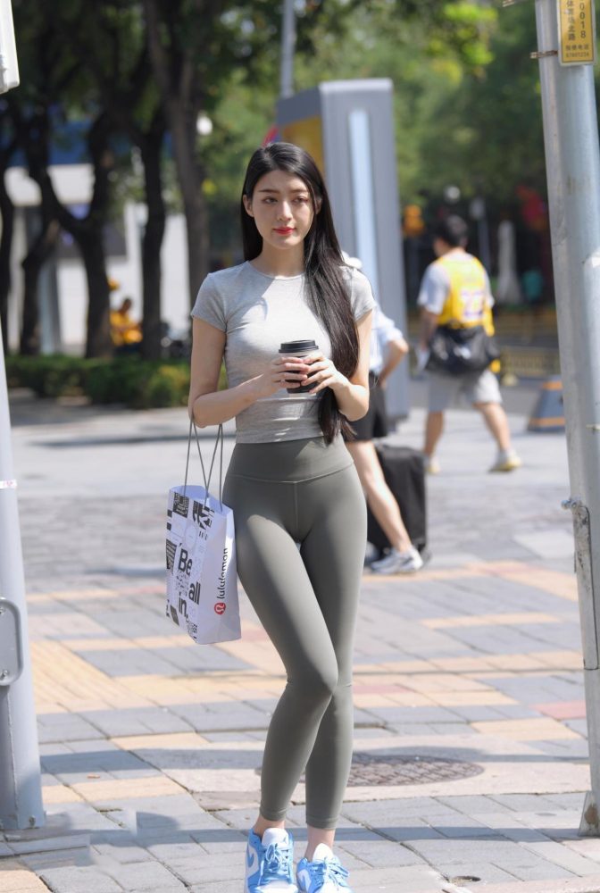 在外面逛街的瑜伽裤女孩J2240 449P1V-16.7GB-妹妹图库