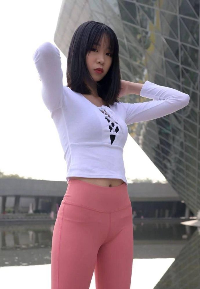 粉色瑜伽裤年轻女孩 J1311 417P17V-14.9GB-妹妹图库