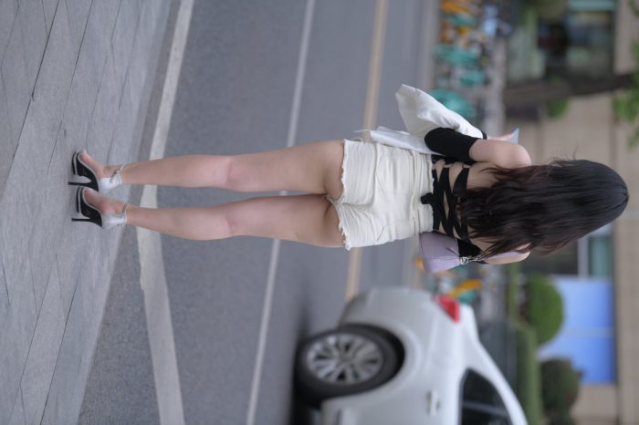 长发飘飘的白色热裤美丽女孩【49P】00029-妹妹图库