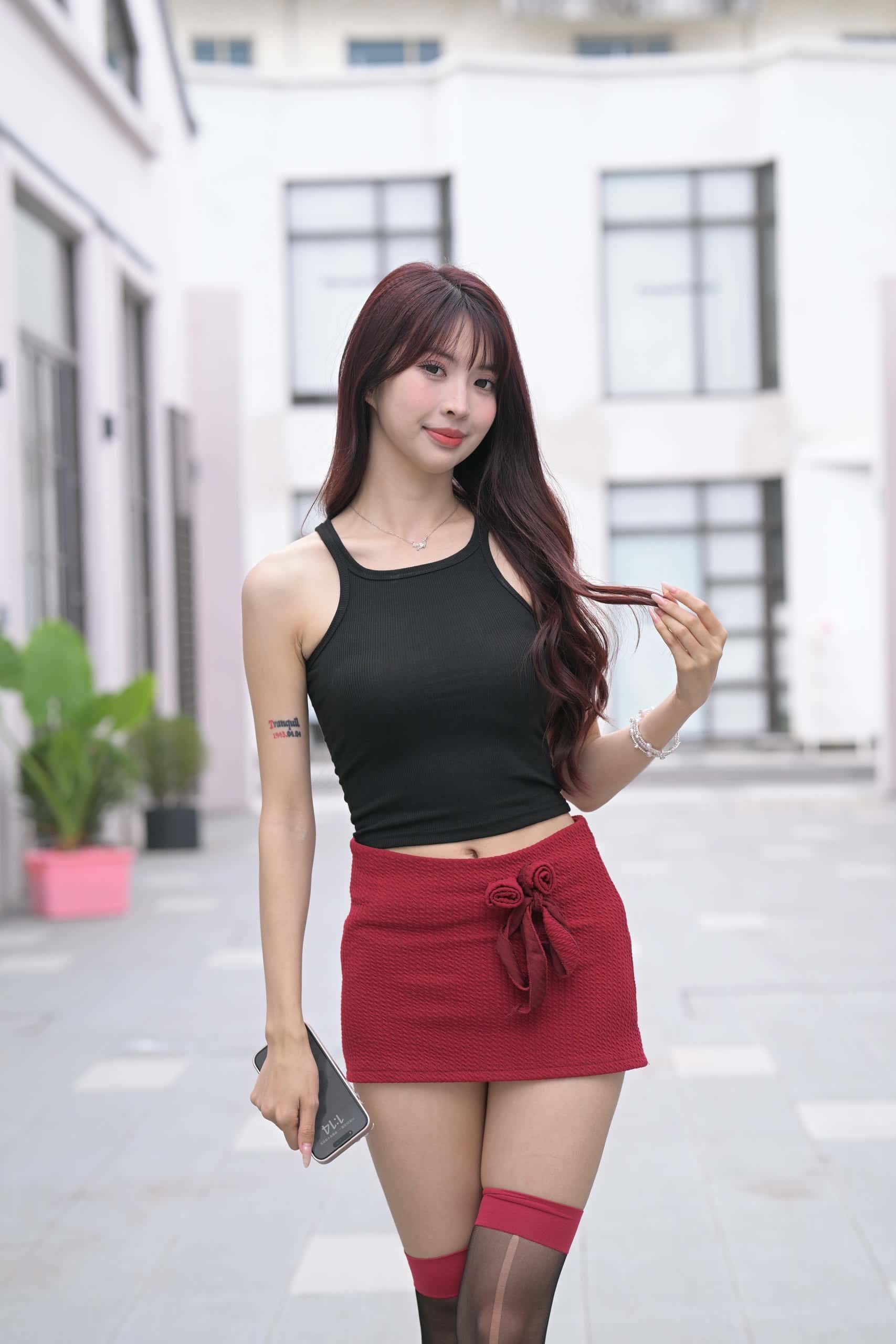穿红色短裙黑丝的软甜少女【870P】J8145-妹妹图库