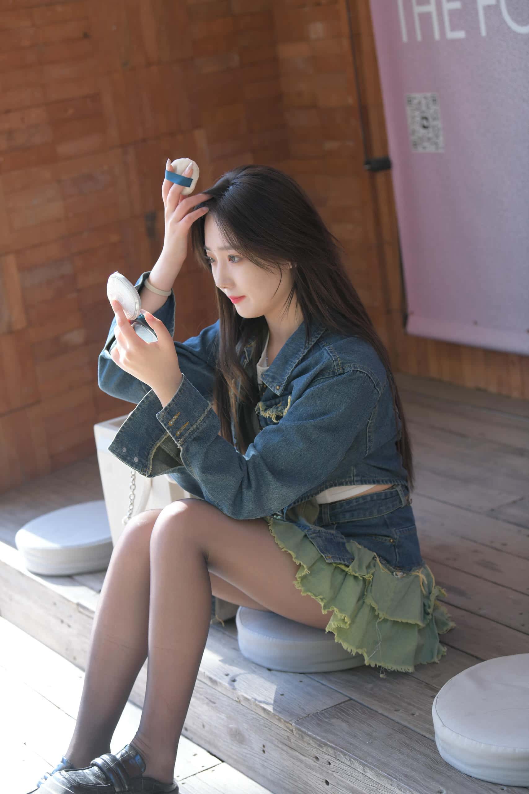 黑丝牛仔裙妹子，长得太标志了【750P】J3414-妹妹图库